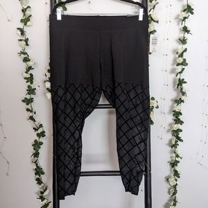 Torrid Leggings size 2 NWT